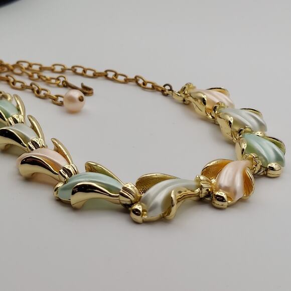 Pastel Pink & Seafoam Green Necklace & Clip Earrings Set Molded Plastic Lucite - Picture 11 of 16